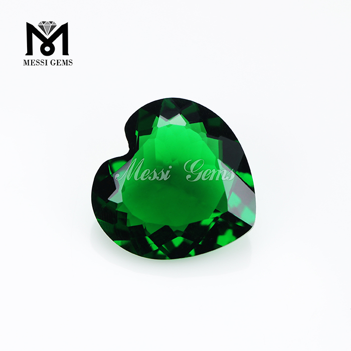 all'ingrosso cuore sfaccettato pietra verde smeraldo vetro