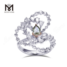 Svelando la bellezza degli anelli di fidanzamento a pera in platino da 1 carato contemporanei